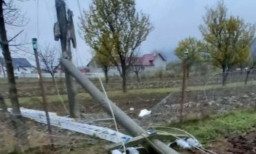 Incident mortal în comuna Mălini. Un electrician și-a pierdut viața. Un stâlp din beton s-a prăbușit