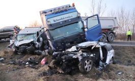 Două persoane din Fălticeni se aflau în mașina implicată în cumplitul accident de ieri. Mama era la volan și și-a pierdut viața. Fiica este internată în spital