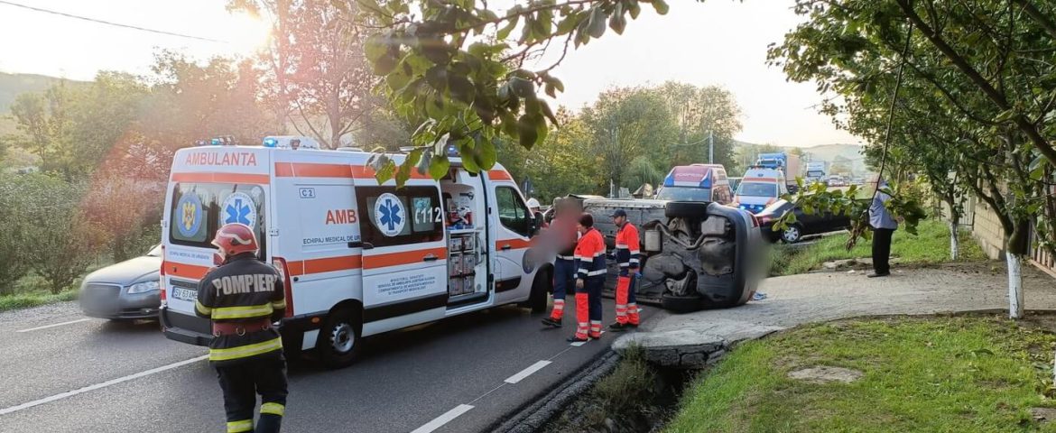 Detaliile accidentul rutier din comuna Bunești. Situația care ar fi făcut șoferița să piardă controlul autoturismului