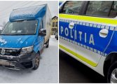 Accident rutier produs în comuna Slatina. Un autovehicul s-a izbit într-o mașină parcată. Doi pietoni au fost răniți