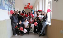 Campanie de „Zâmbete de Dragobete”. Flori, scrisori, dulciuri și inimi pentru dragobeții Colegiului „Nicu Gane”
